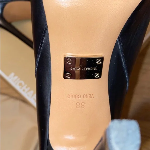 Michael Kors Andie Boots - Picture 9 of 12